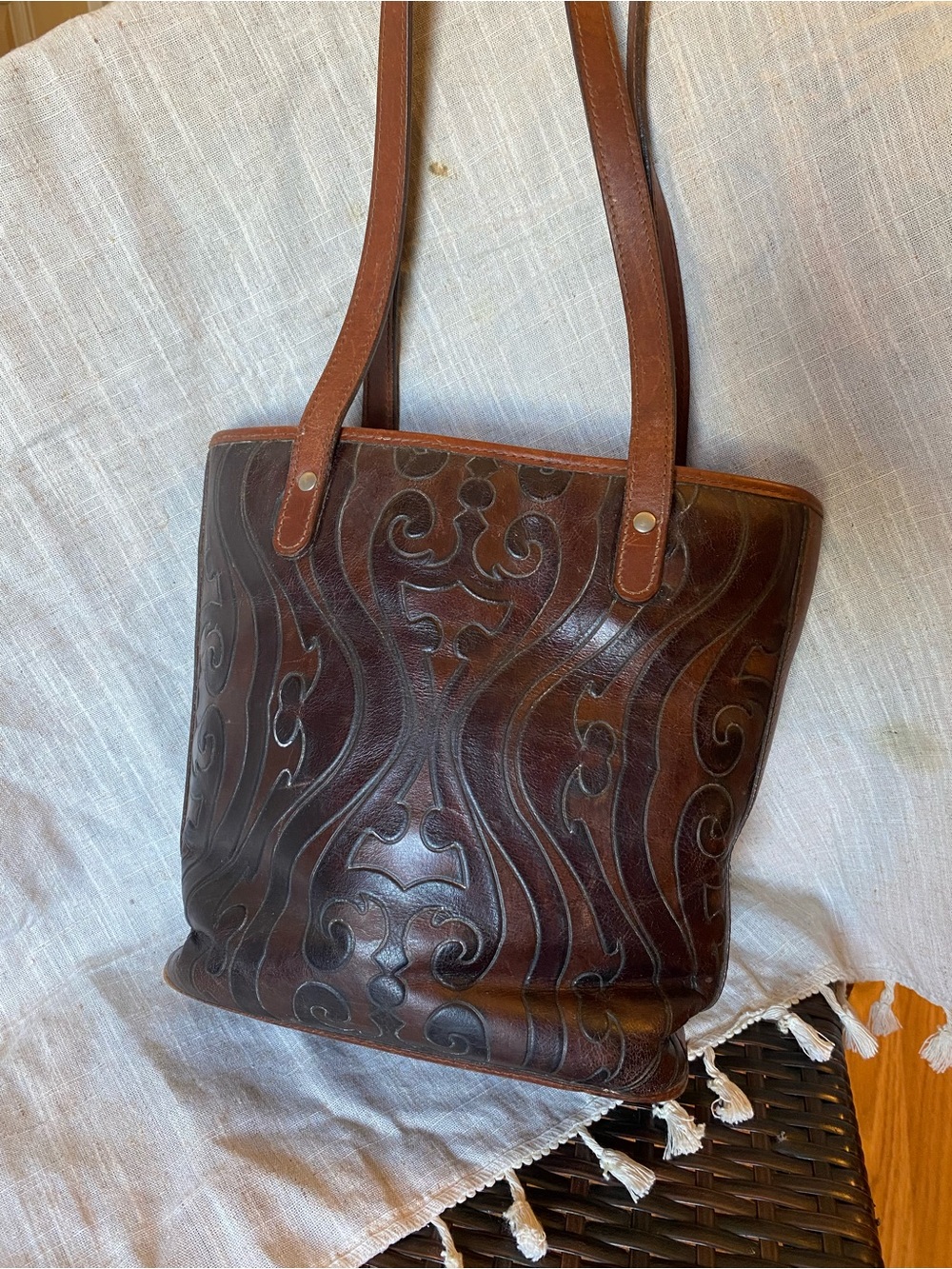 King Ranch. Vintage Brown Tooled Leather Shoulder Bag